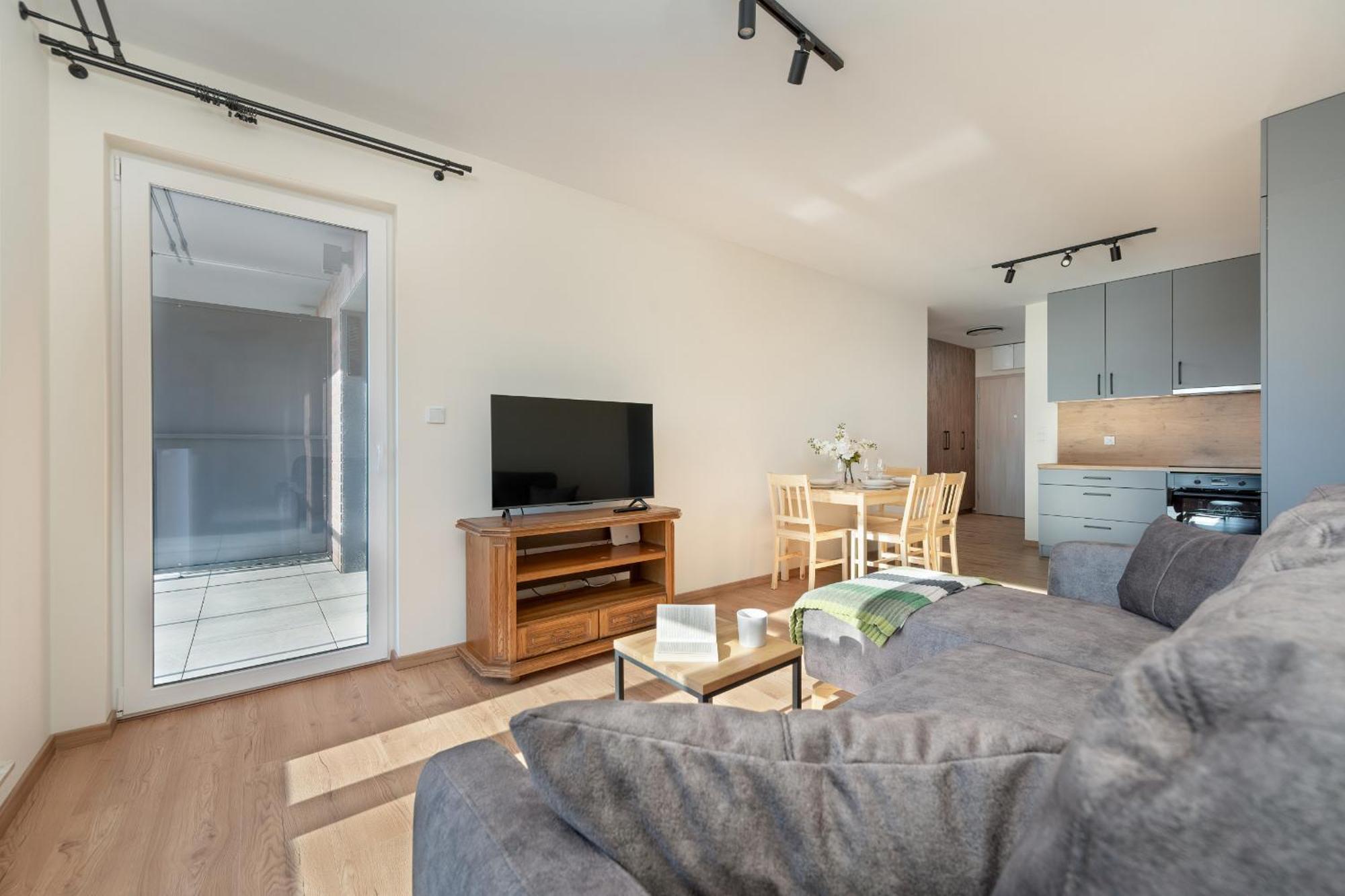 Wroclaw 1-Bedroom Apartment With Parking & Balcony By Noclegi Renters Екстериор снимка